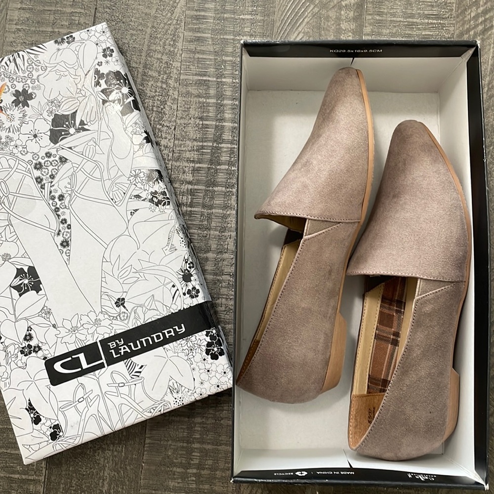 CL BY Laundry EMMIE Super Suede Pebble Taupe Size US 6.5 Flats